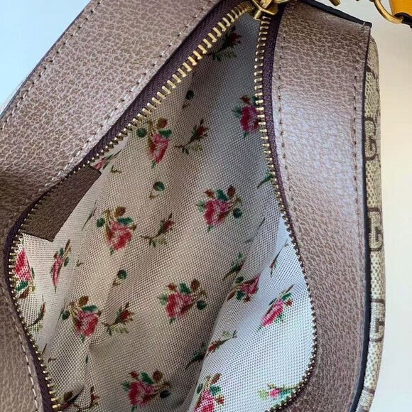 Gucci Crossbody Bags Classic Style - Picture 2 of 9